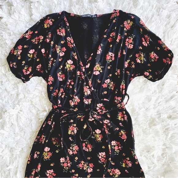 Nasty Gal Floral Tie Waist Mini Dress - Picture 11 of 14